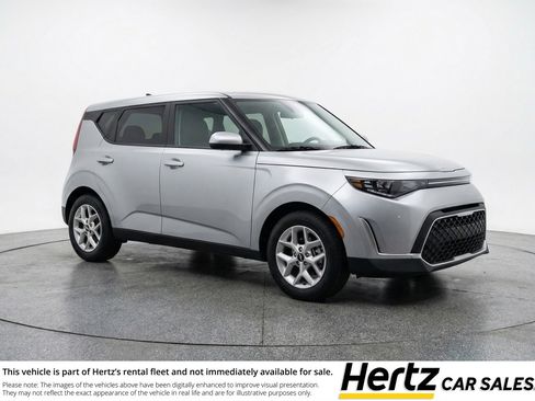 Used 2025 Kia Soul LX w/ LX Technology Package FWD image 1