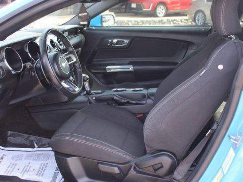Used 2017 Ford Mustang Coupe RWD image 13