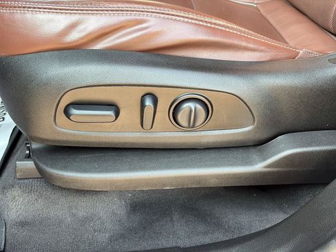 Used 2018 Buick Enclave Avenir w/ Avenir Technology Package AWD/4WD image 19