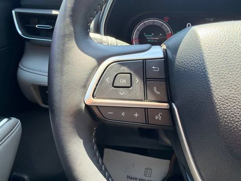 Used 2025 Toyota Highlander Platinum AWD/4WD image 31