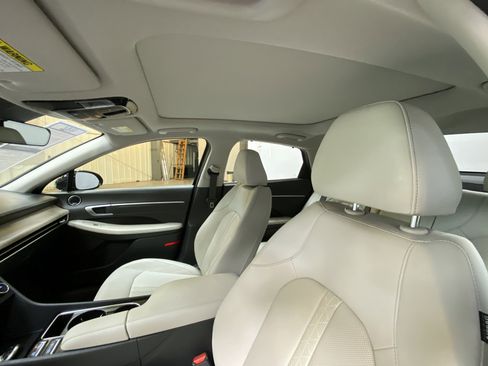 Used 2025 Hyundai Sonata Limited image 23
