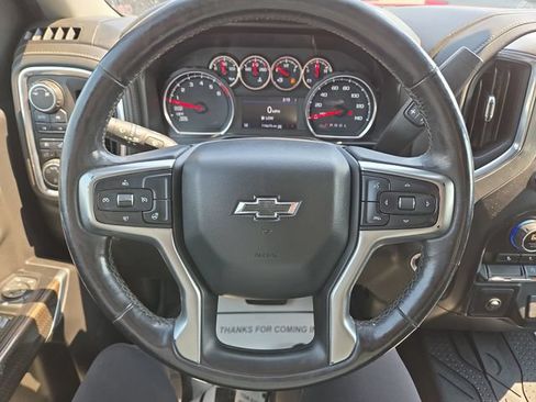 Used 2019 Chevrolet Silverado 1500 LT Trail Boss w/ Convenience Package AWD/4WD image 17
