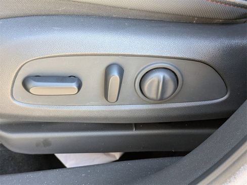 Used 2022 Chevrolet TrailBlazer RS image 19