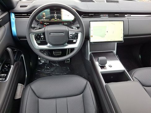 New 2025 Land Rover Range Rover SE image 9