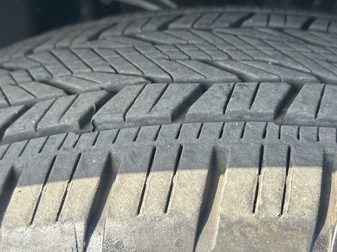 Used 2025 Chevrolet Suburban Premier image 12