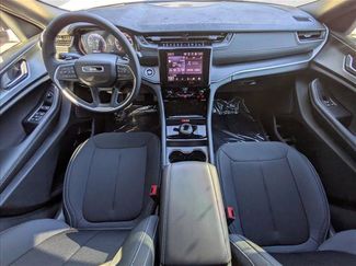 New 2025 Jeep Grand Cherokee L Laredo video 3