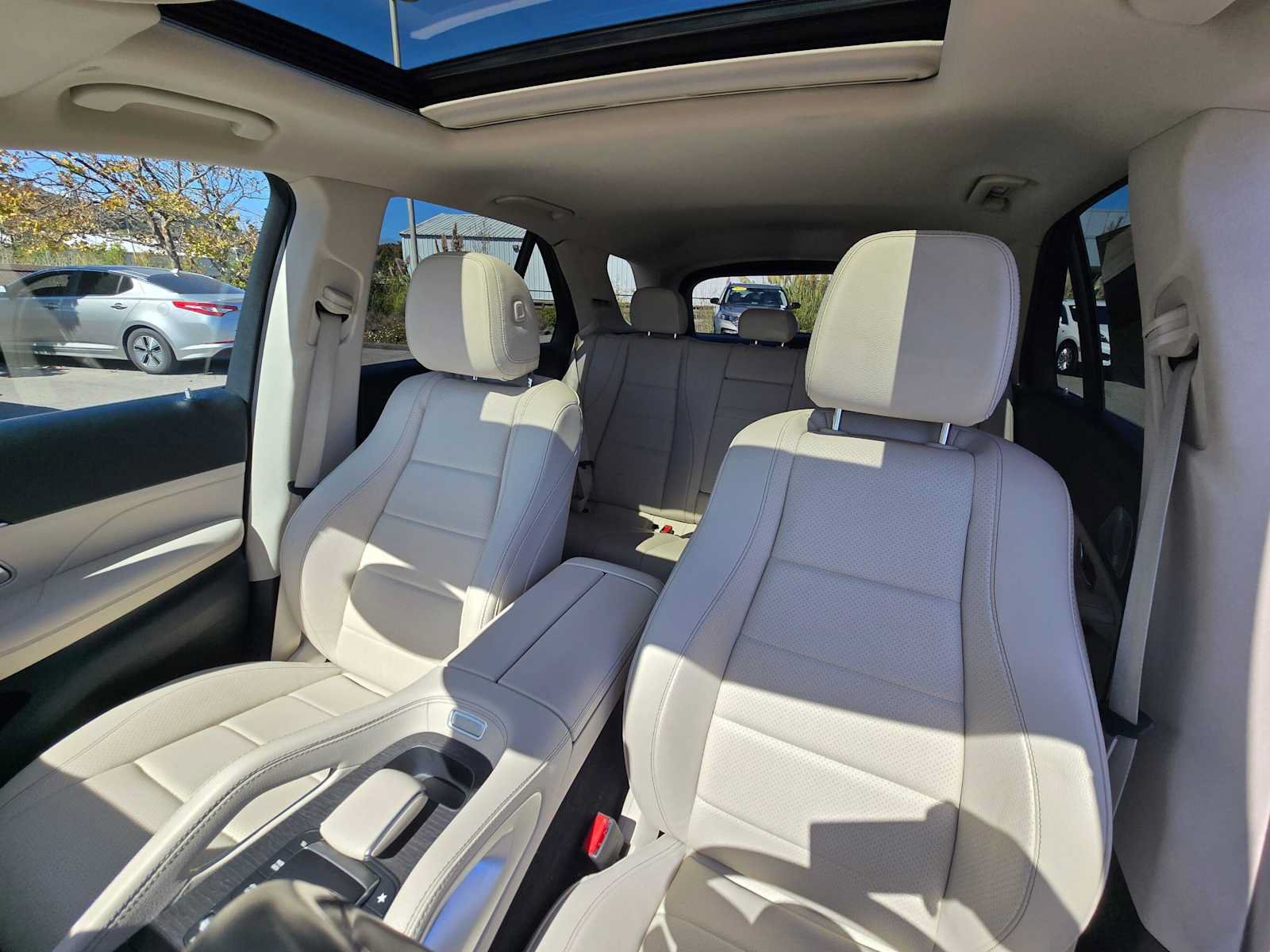 Used 2021 Mercedes-Benz GLE 350 w/ Premium Package image 27