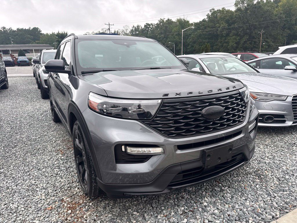Used 2023 Ford Explorer ST-Line w/ Class IV Trailer Tow Package RWD image 2