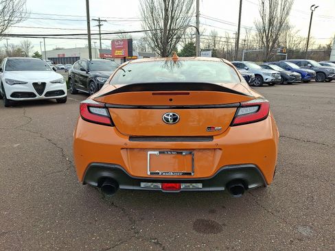 Used 2023 Toyota GR86 10th Anniversary SE image 5