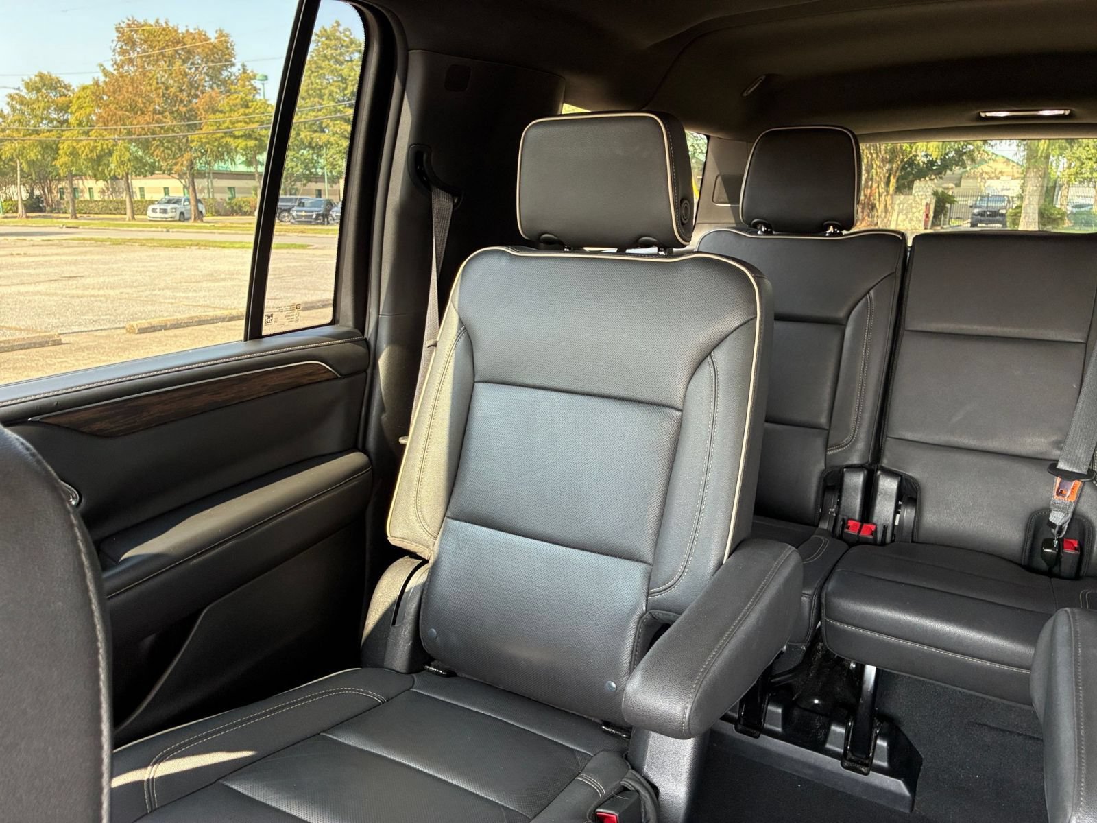 Used 2023 Chevrolet Suburban Premier AWD/4WD image 41