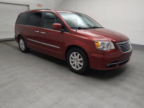 Used 2016 Chrysler Town & Country Touring w/ Driver Convenience Group image 11