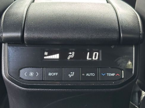 Used 2025 Toyota Highlander XSE AWD/4WD image 24