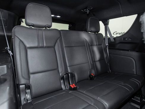 Used 2022 Chevrolet Suburban RST w/ Sport Performance Package image 20