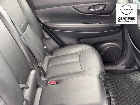 Used 2016 Nissan Rogue SL w/ SL Premium Package image 12