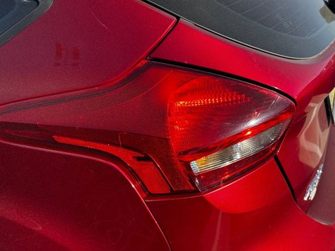 Used 2017 Ford Focus SE image 7