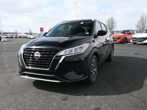 Certified 2023 Nissan Kicks SV image 4
