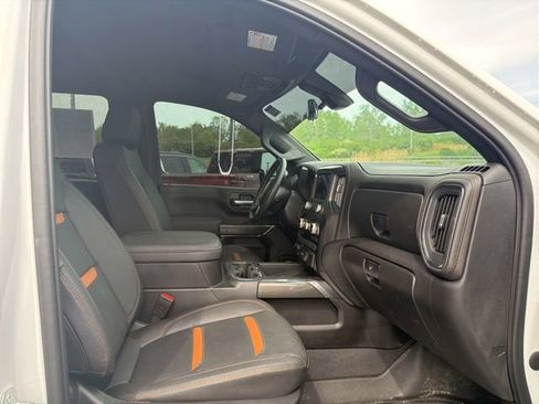 Used 2023 GMC Sierra 2500 AT4 w/ AT4 Preferred Package AWD/4WD image 10