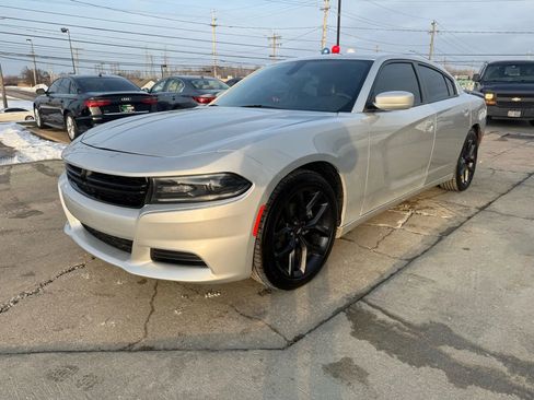 Used 2023 Dodge Charger SXT w/ Blacktop Package image 6