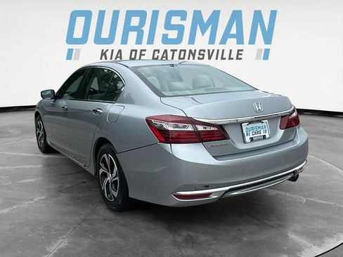 Used 2017 Honda Accord LX image 4