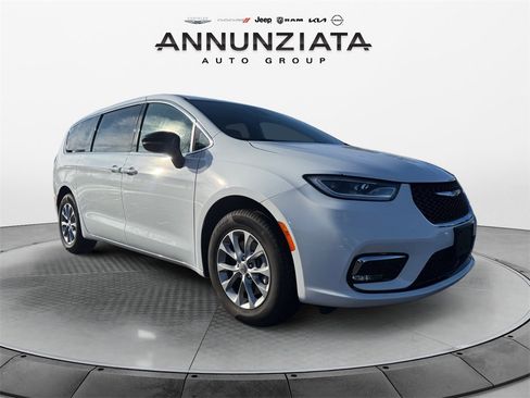 Certified 2025 Chrysler Pacifica Select image 7