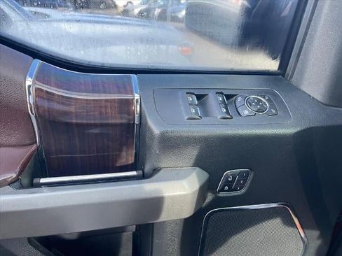 Used 2015 Ford F150 Platinum w/ Equipment Group 701A Luxury image 19