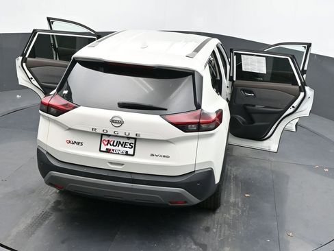Used 2023 Nissan Rogue SV image 66
