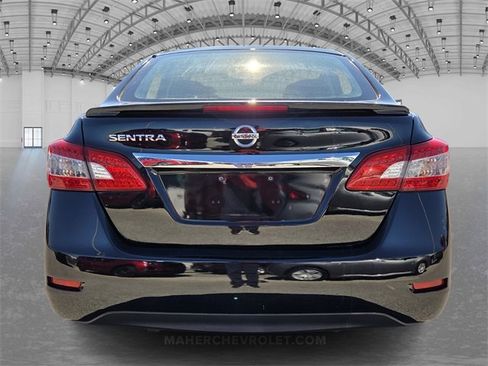 Used 2015 Nissan Sentra S image 6