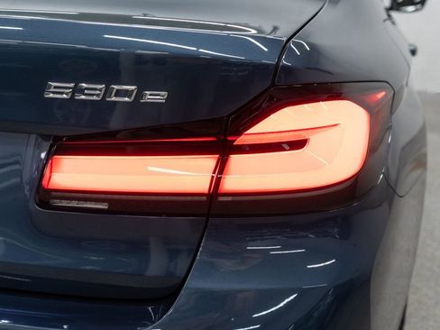 Used 2023 BMW 530e xDrive w/ Premium Package image 51