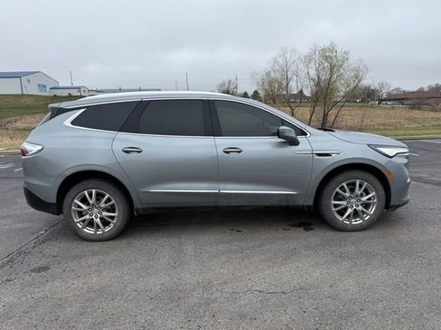 Used 2023 Buick Enclave Essence w/ Experience Buick Package image 5