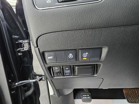 Used 2018 INFINITI QX80 2WD w/ Driver Assistance Package image 38