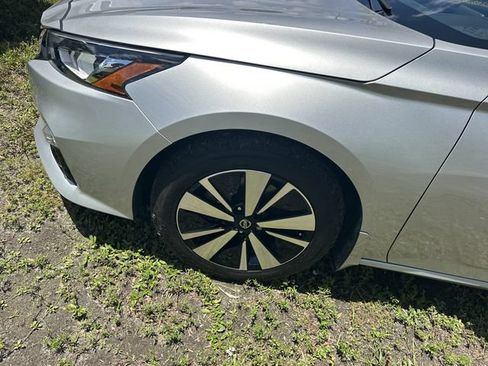 Used 2021 Nissan Altima 2.5 SL FWD image 3