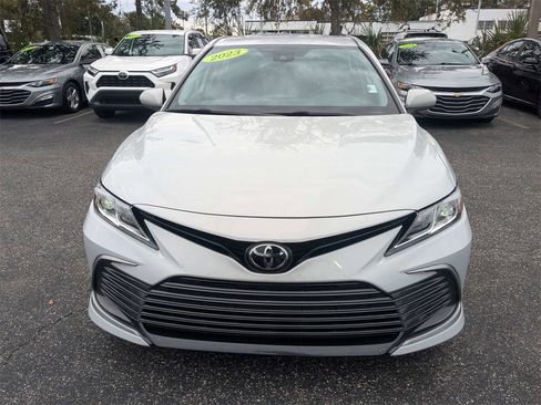Used 2023 Toyota Camry LE image 5