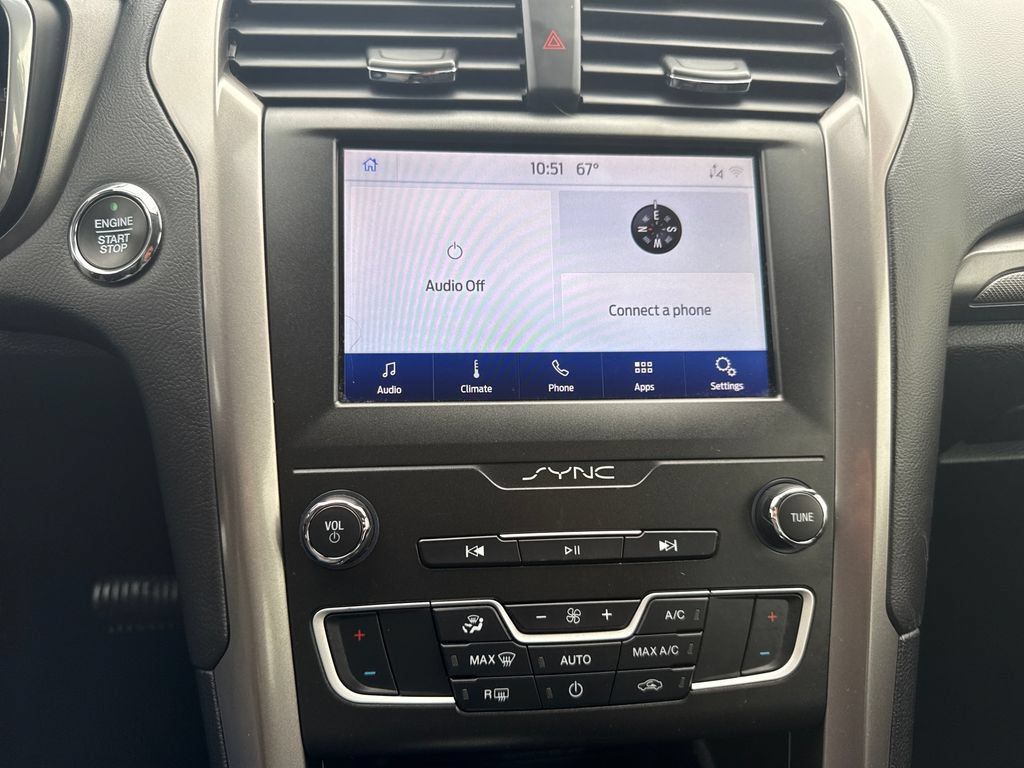 Used 2020 Ford Fusion SE FWD image 29