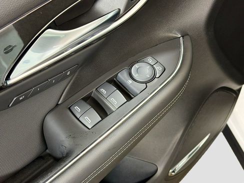 Used 2025 Buick Envision Preferred AWD/4WD image 20