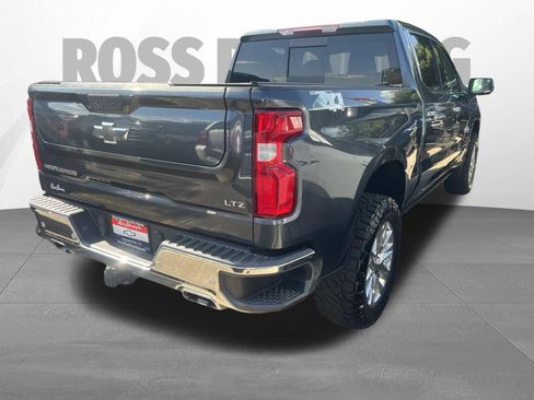 Used 2022 Chevrolet Silverado 1500 LTZ AWD/4WD image 4