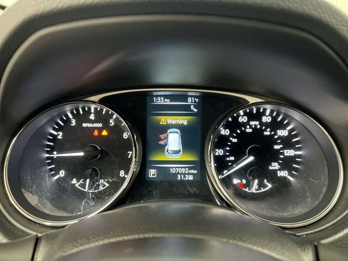 Used 2016 Nissan Rogue SV w/ SV Premium Package AWD/4WD image 12