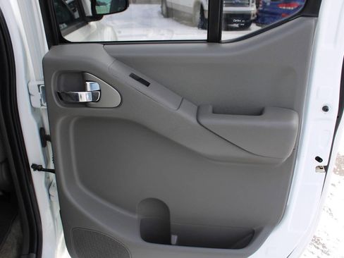 Used 2016 Nissan Frontier SV w/ SV Value Truck Package image 38