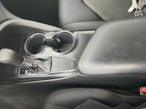 Used 2019 Toyota Camry LE FWD image 13