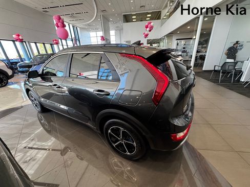 New 2025 Kia Niro LX image 6