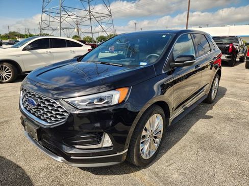 Used 2022 Ford Edge Titanium w/ Equipment Group 301A AWD/4WD image 3