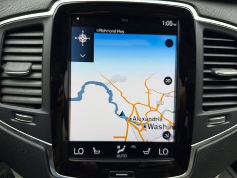 Used 2021 Volvo XC90 T6 Momentum w/ Climate Package image 24