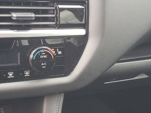 Certified 2025 Nissan Pathfinder SV image 39