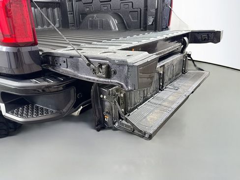 Used 2022 Chevrolet Silverado 1500 LT Trail Boss w/ Convenience Package II image 33