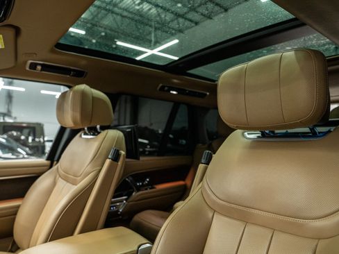 Used 2024 Land Rover Range Rover Autobiography AWD/4WD image 17