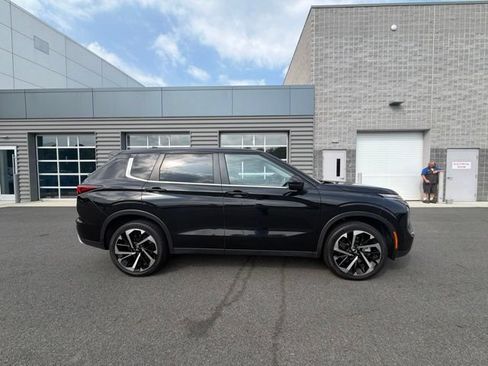 Used 2024 Mitsubishi Outlander SE FWD image 3