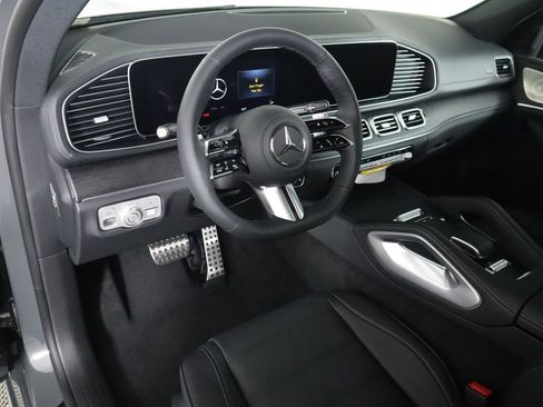 New 2026 Mercedes-Benz GLS 450 4MATIC image 9