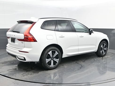 New 2025 Volvo XC60 T8 Core w/ Climate Package image 7