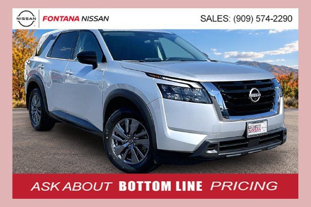 Certified 2023 Nissan Pathfinder S FWD image 1