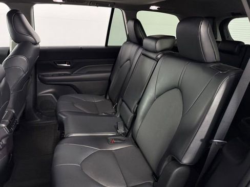 Used 2024 Toyota Grand Highlander XLE image 41