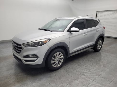 Used 2017 Hyundai Tucson SE image 2